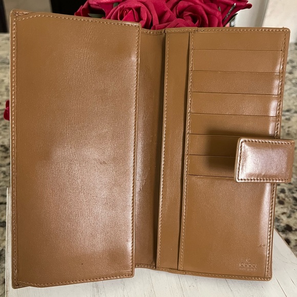EUC Authentic Gucci Wallet w/ box & dust bag. - Picture 4 of 6